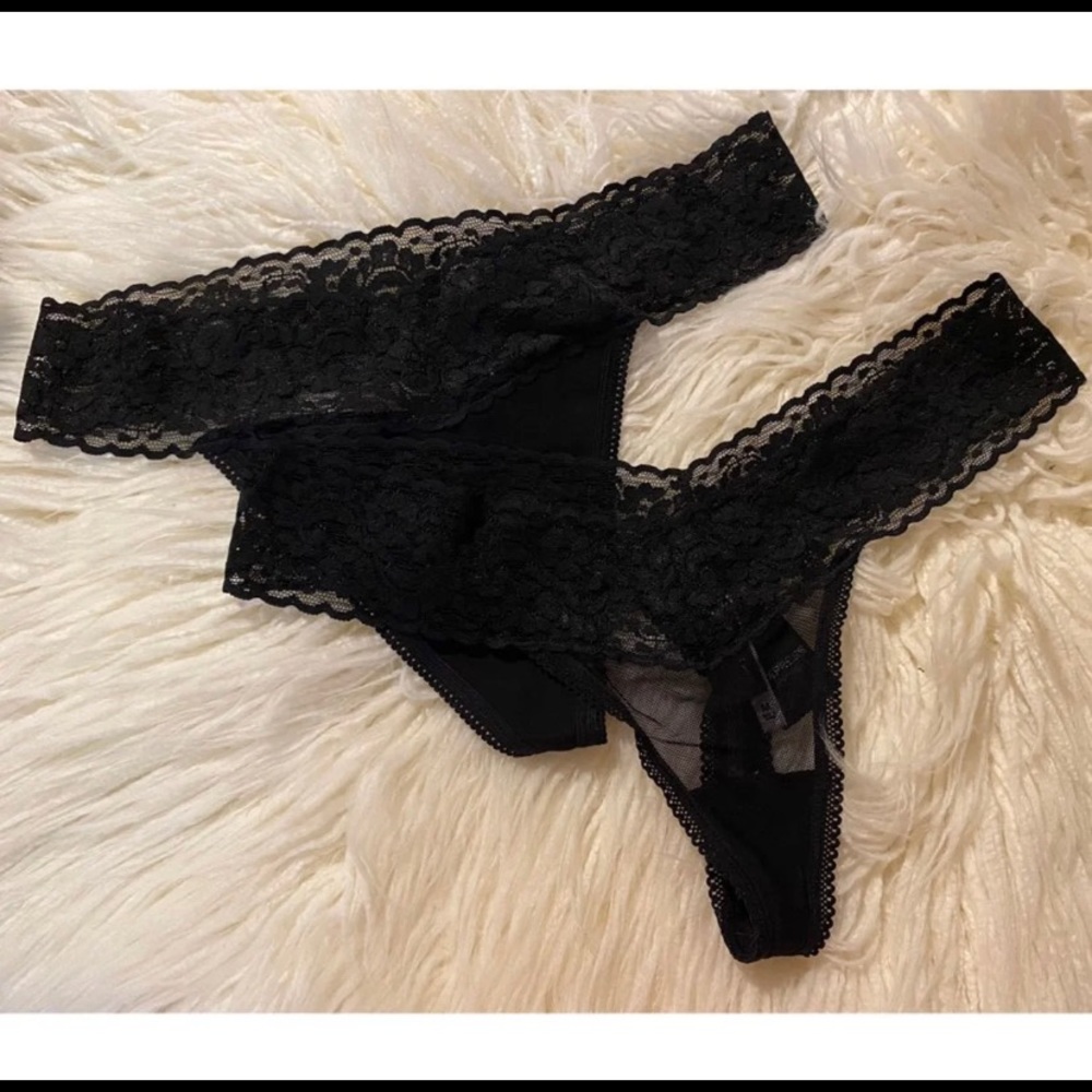 Express NWT thong panties